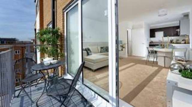  Image of 2 Bedroom Flat to rent at Whitestone Way  Croydon, CR0 4WN