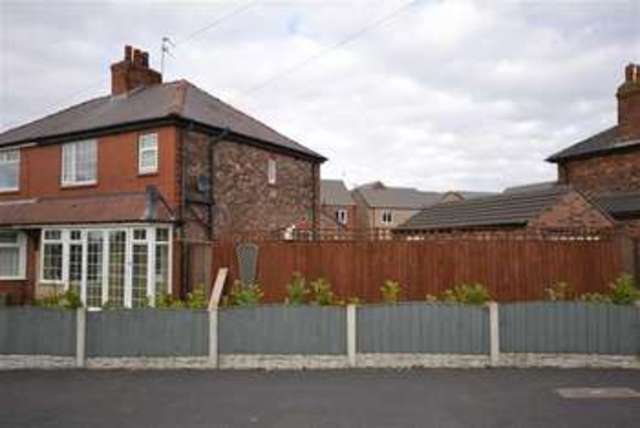 Image of 3 Bedroom Property for sale at Willow Road St Helens St Helens, WA10 4AJ