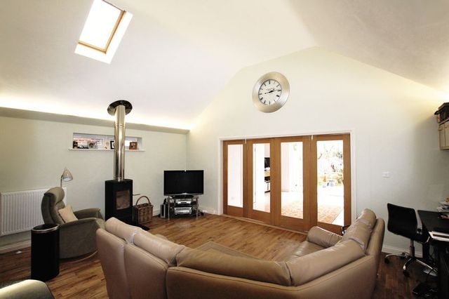  Image of 2 Bedroom Detached for sale at Woodlands Road Woodlands Southampton, SO40 7GA