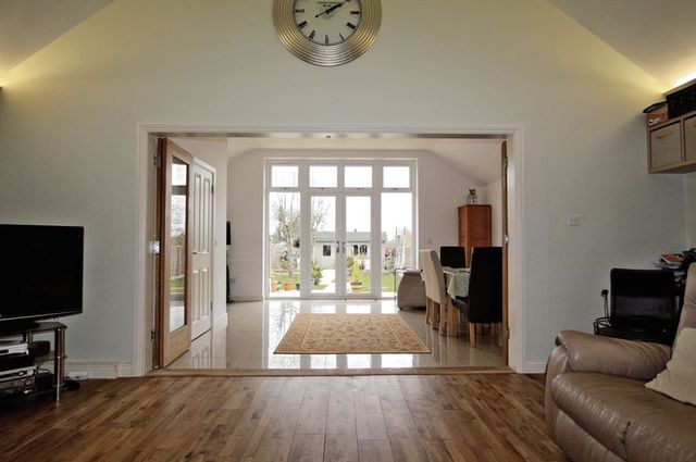  Image of 2 Bedroom Detached for sale at Woodlands Road Woodlands Southampton, SO40 7GA