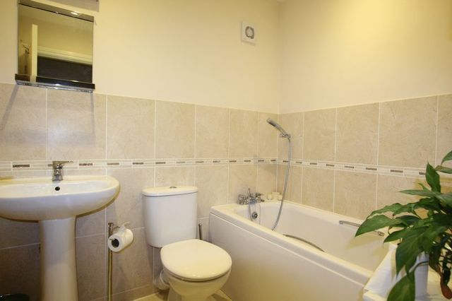  Image of 2 Bedroom Detached for sale at Woodlands Road Woodlands Southampton, SO40 7GA