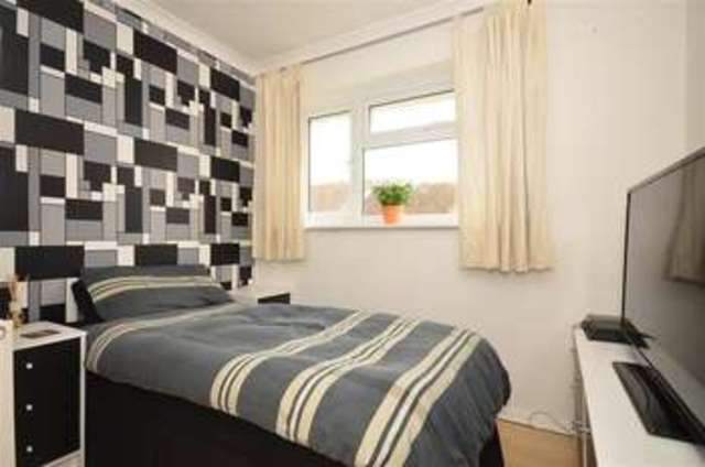  Image of 3 Bedroom Terraced for sale at Haywards Heath West Sussex Haywards Heath, RH16 4NT