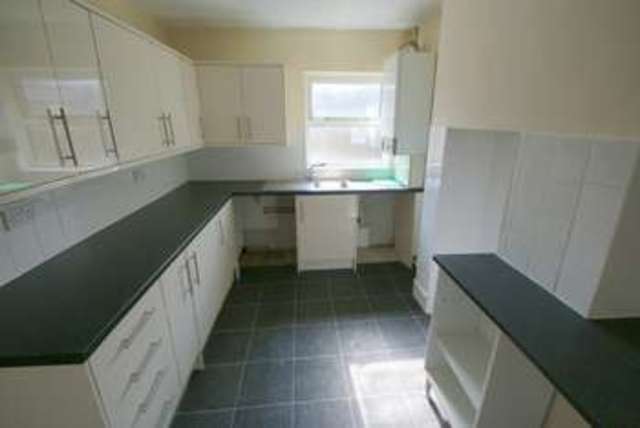  Image of 3 Bedroom Maisonette to rent at Barton Road  Kent, CT16 2LU