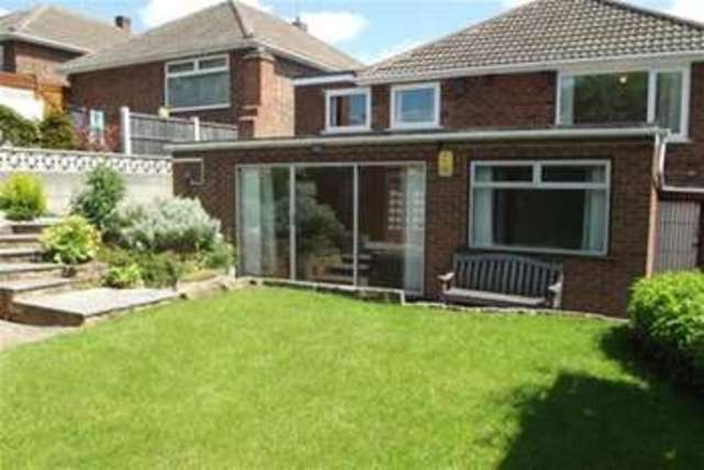  Image of 3 Bedroom Bungalow to rent at Nottingham, NG4 3SE