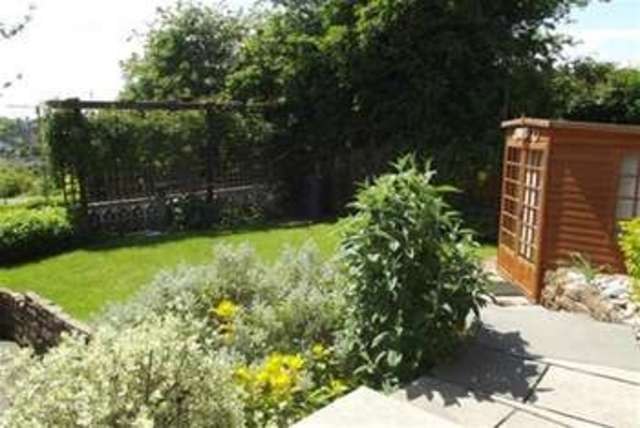  Image of 3 Bedroom Bungalow to rent at Nottingham, NG4 3SE