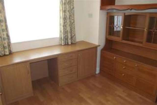  Image of 3 Bedroom Bungalow to rent at Nottingham, NG4 3SE