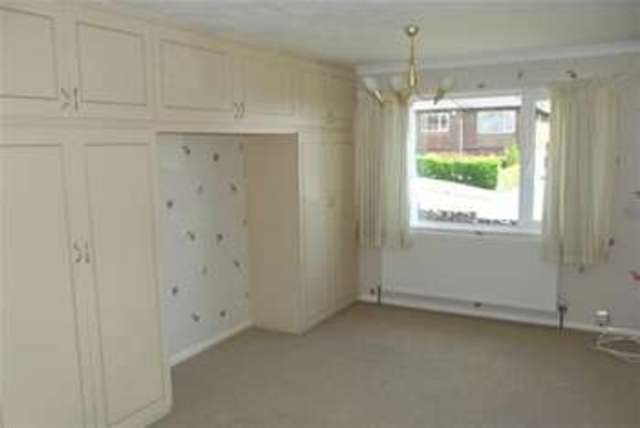  Image of 3 Bedroom Bungalow to rent at Nottingham, NG4 3SE