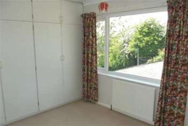  Image of 3 Bedroom Bungalow to rent at Nottingham, NG4 3SE