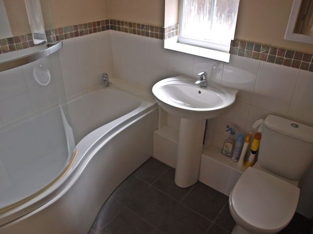  Image of 1 Bedroom Flat to rent at Winfield Street  Dunstable, LU6 1LS