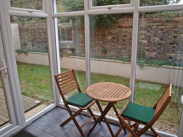 Image of 1 Bedroom Flat to rent at Winfield Street  Dunstable, LU6 1LS