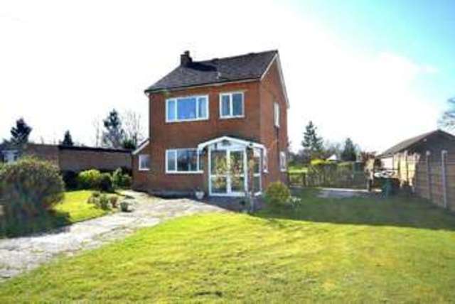  Image of 3 Bedroom Detached for sale at Chelmsford Road  Blackmore, CM4 0SD