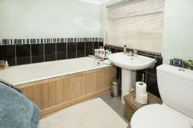  Image of 2 Bedroom Terraced for sale at Cholmeley Place  Reading, RG1 3NH