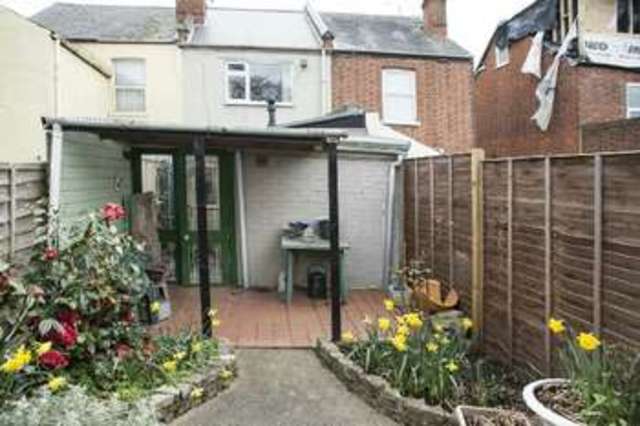  Image of 2 Bedroom Terraced for sale at Cholmeley Place  Reading, RG1 3NH