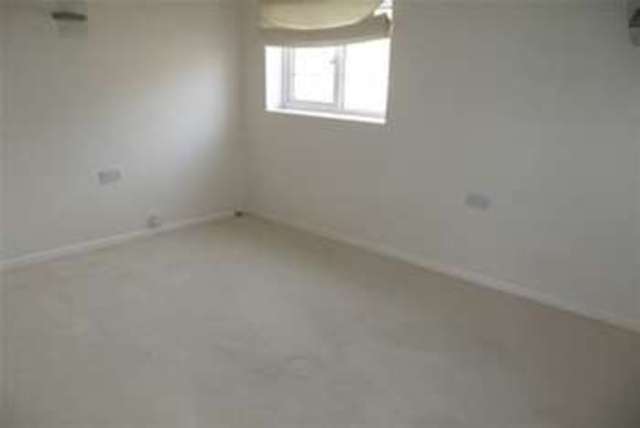  Image of 3 Bedroom Detached to rent at Liverpool, L25 5HT