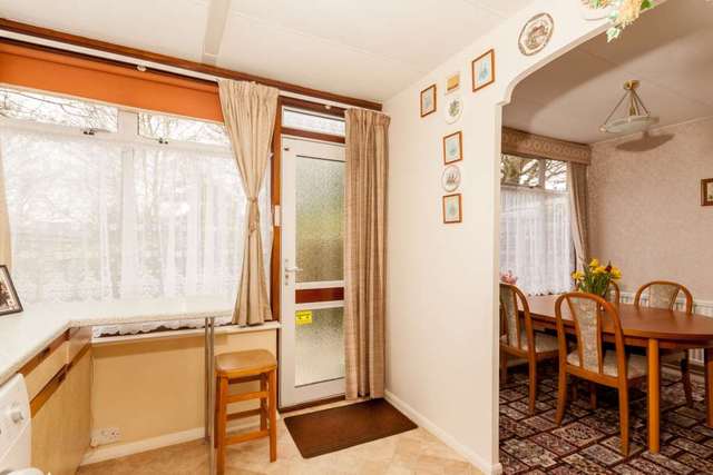  Image of 3 Bedroom Semi-Detached for sale at Dellfield Close  Berkhamsted, HP4 1DS