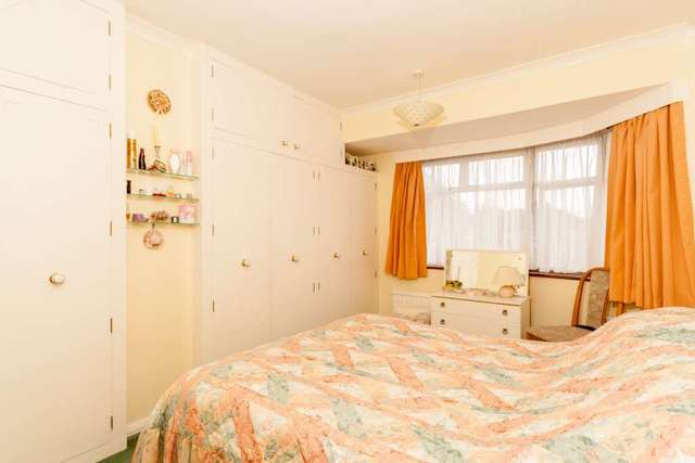  Image of 3 Bedroom Semi-Detached for sale at Dellfield Close  Berkhamsted, HP4 1DS