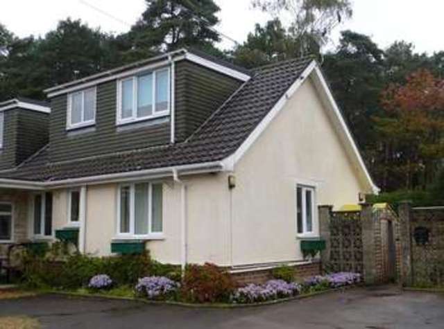  Image of 3 Bedroom Detached to rent at Ashley Heath  Ringwood, BH24 2ER