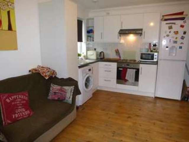  Image of 3 Bedroom Detached to rent at Ashley Heath  Ringwood, BH24 2ER