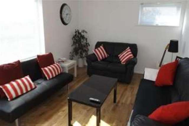  Image of 2 Bedroom Flat to rent at Frinton-on-Sea, CO13 0BD