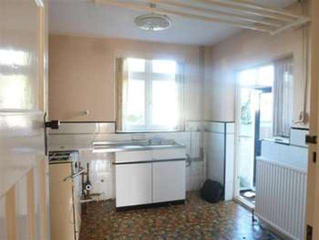  Image of 3 Bedroom Semi-Detached for sale at Upminster Essex Upminster, RM14 2HL