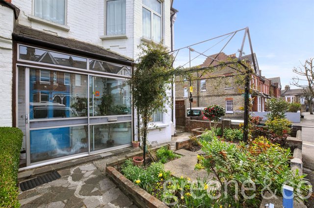  Image of 4 Bedroom End of Terrace for sale at Crouch End London Hornsey, N8 8QY