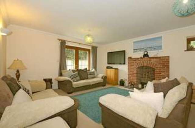  Image of 4 Bedroom Detached for sale at Jury Lane  Sidlesham, PO20 7PX