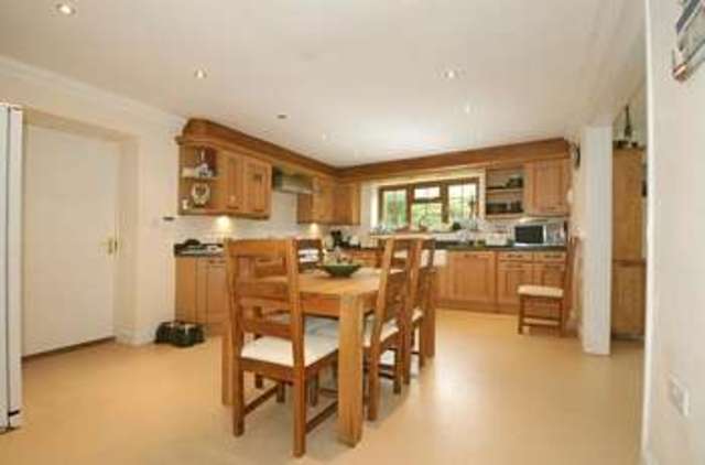  Image of 4 Bedroom Detached for sale at Jury Lane  Sidlesham, PO20 7PX