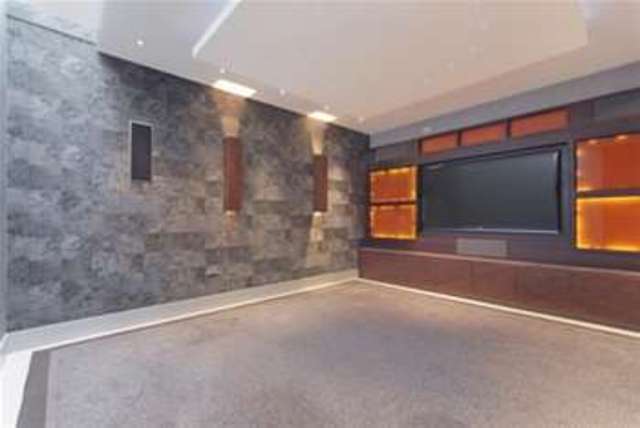  Image of 4 Bedroom Property to rent at London, SW10 0LF
