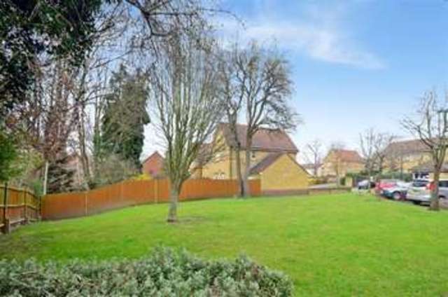  Image of 2 Bedroom Apartment for sale at Sutton Surrey Sutton, SM1 4FP