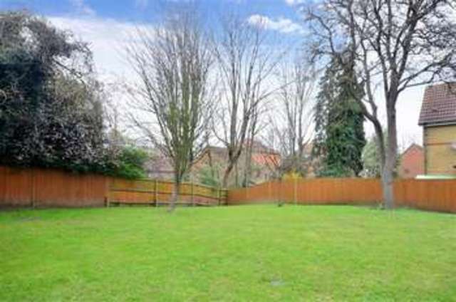  Image of 2 Bedroom Apartment for sale at Sutton Surrey Sutton, SM1 4FP