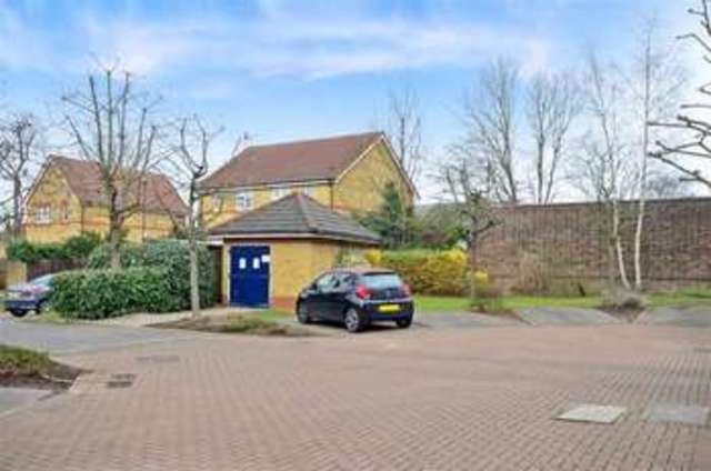  Image of 2 Bedroom Apartment for sale at Sutton Surrey Sutton, SM1 4FP