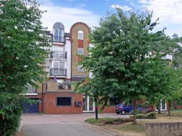  Image of 2 Bedroom Apartment for sale at Sutton Surrey Sutton, SM1 4FP