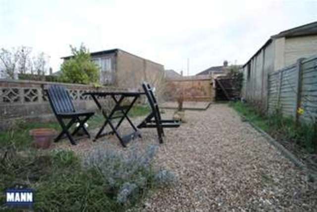  Image of 3 Bedroom Terraced to rent at Swanscombe, DA10 0DQ