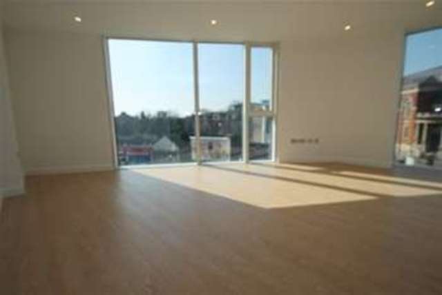  Image of 2 Bedroom Flat to rent at Croydon, CR0 2UW