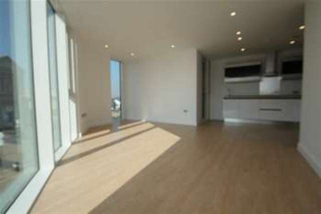  Image of 2 Bedroom Flat to rent at Croydon, CR0 2UW