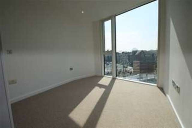  Image of 2 Bedroom Flat to rent at Croydon, CR0 2UW