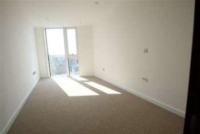  Image of 2 Bedroom Flat to rent at Croydon, CR0 2UW