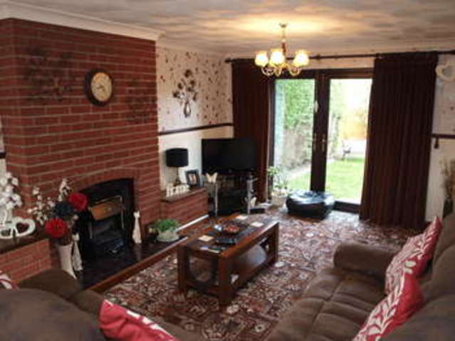  Image of 3 Bedroom Detached for sale at Oulton Broad Lowestoft Camps Heath, NR32 3NY