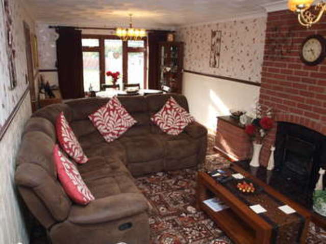  Image of 3 Bedroom Detached for sale at Oulton Broad Lowestoft Camps Heath, NR32 3NY