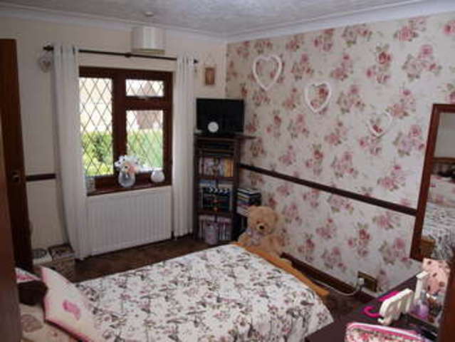  Image of 3 Bedroom Detached for sale at Oulton Broad Lowestoft Camps Heath, NR32 3NY
