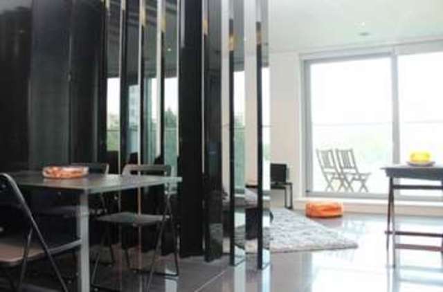  Image of Flat to rent at Canary Wharf, E14 9HA