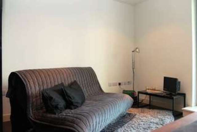  Image of Flat to rent at Canary Wharf, E14 9HA