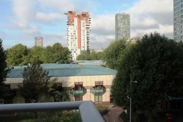  Image of Flat to rent at Canary Wharf, E14 9HA