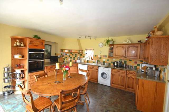  Image of 4 Bedroom Detached for sale at Pyrton Lane  Watlington, OX49 5LX