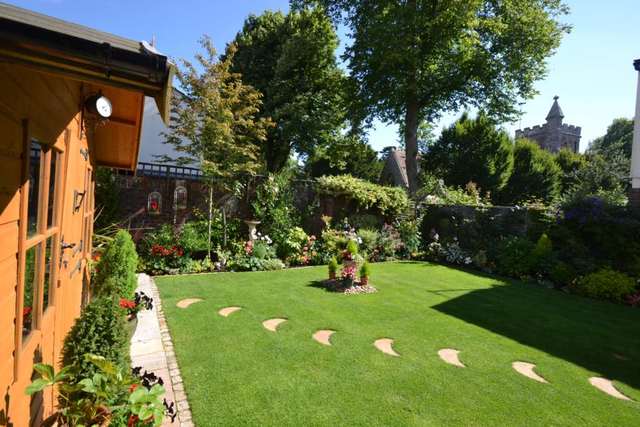  Image of 4 Bedroom Detached for sale at Pyrton Lane  Watlington, OX49 5LX