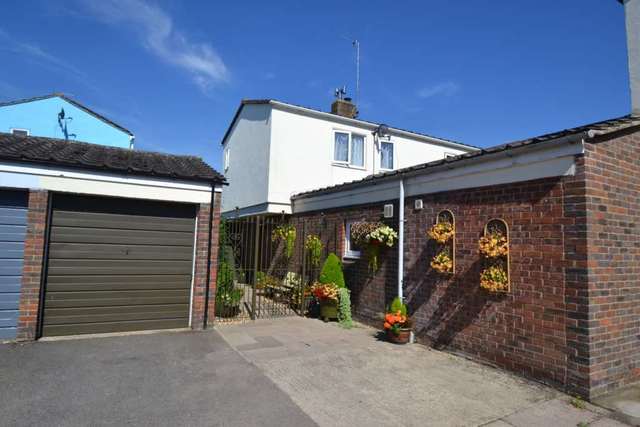  Image of 4 Bedroom Detached for sale at Pyrton Lane  Watlington, OX49 5LX