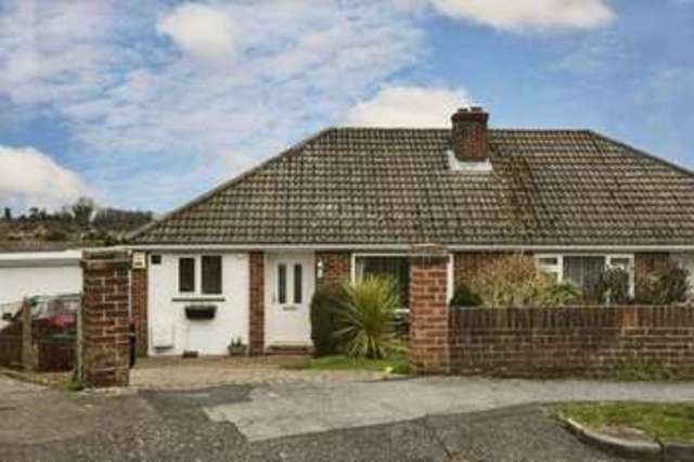  Image of 2 Bedroom Detached for sale at Riley Road  Reading, RG30 4UX