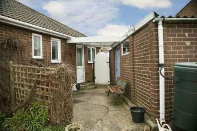  Image of 2 Bedroom Detached for sale at Riley Road  Reading, RG30 4UX