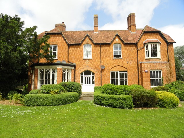  Image of 2 Bedroom Flat to rent at Woughton On The Green  Woughton on the Green, MK6 3DB