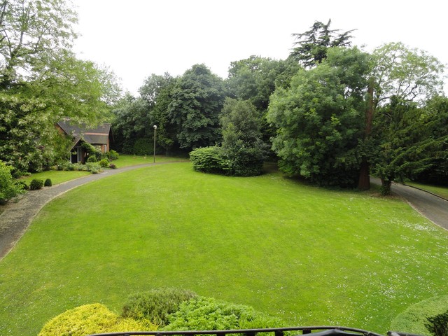  Image of 2 Bedroom Flat to rent at Woughton On The Green  Woughton on the Green, MK6 3DB